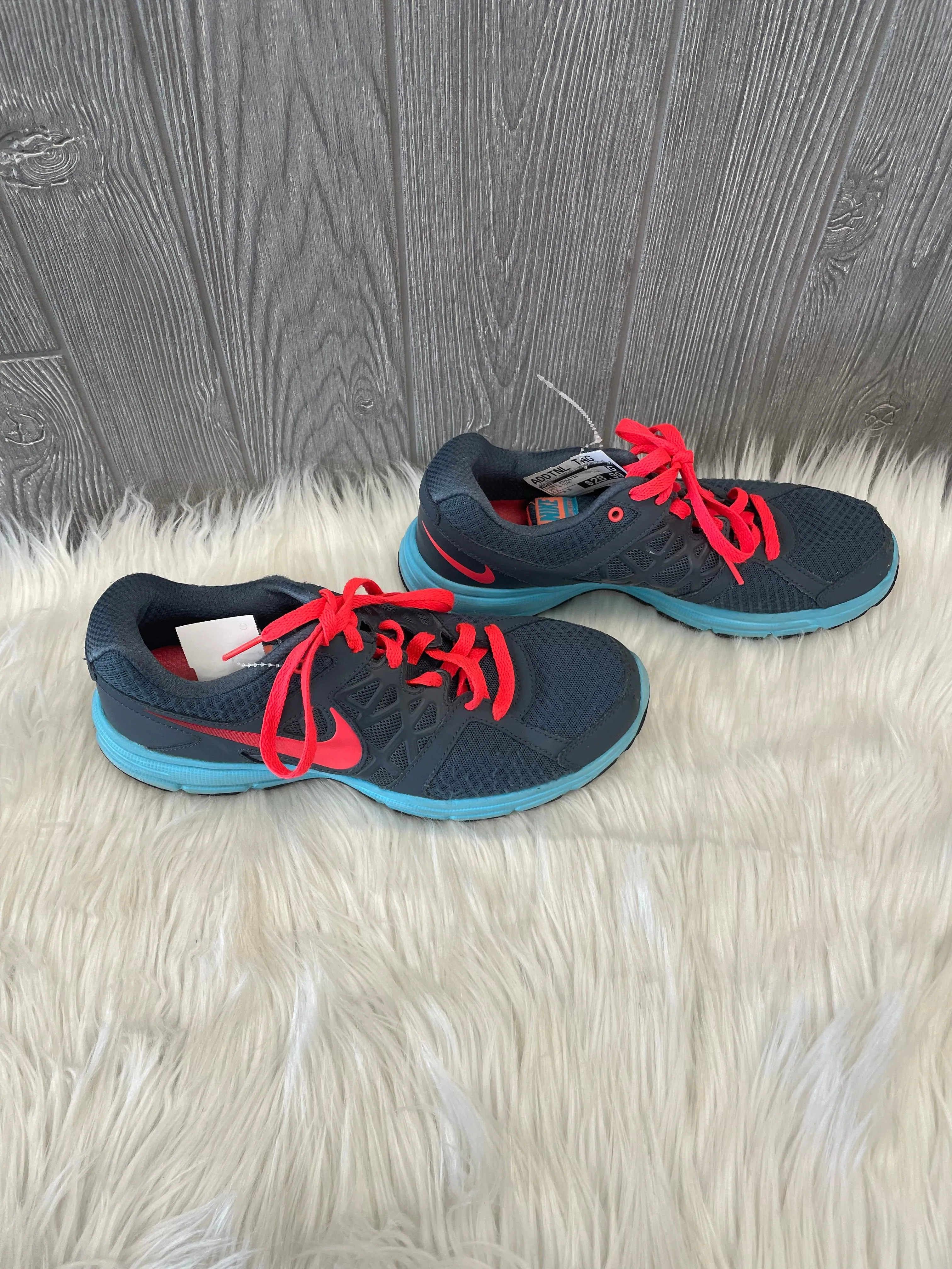 Grey & Pink Shoes Athletic Nike, Size 9.5 nike