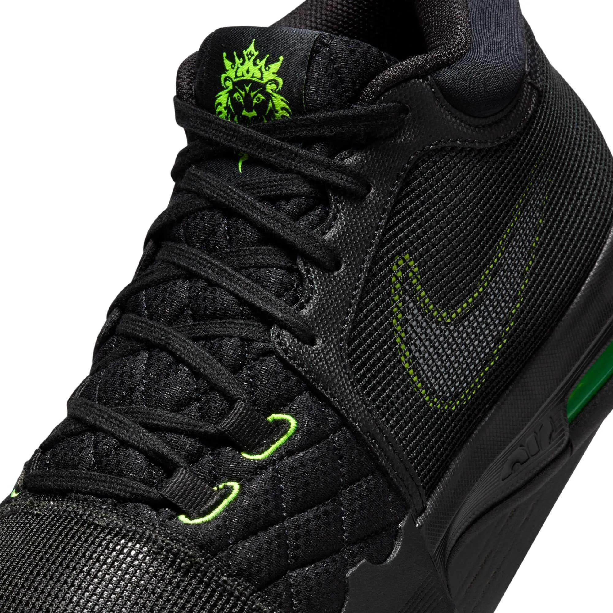LeBron Witness 8 Men's Basketball Shoes