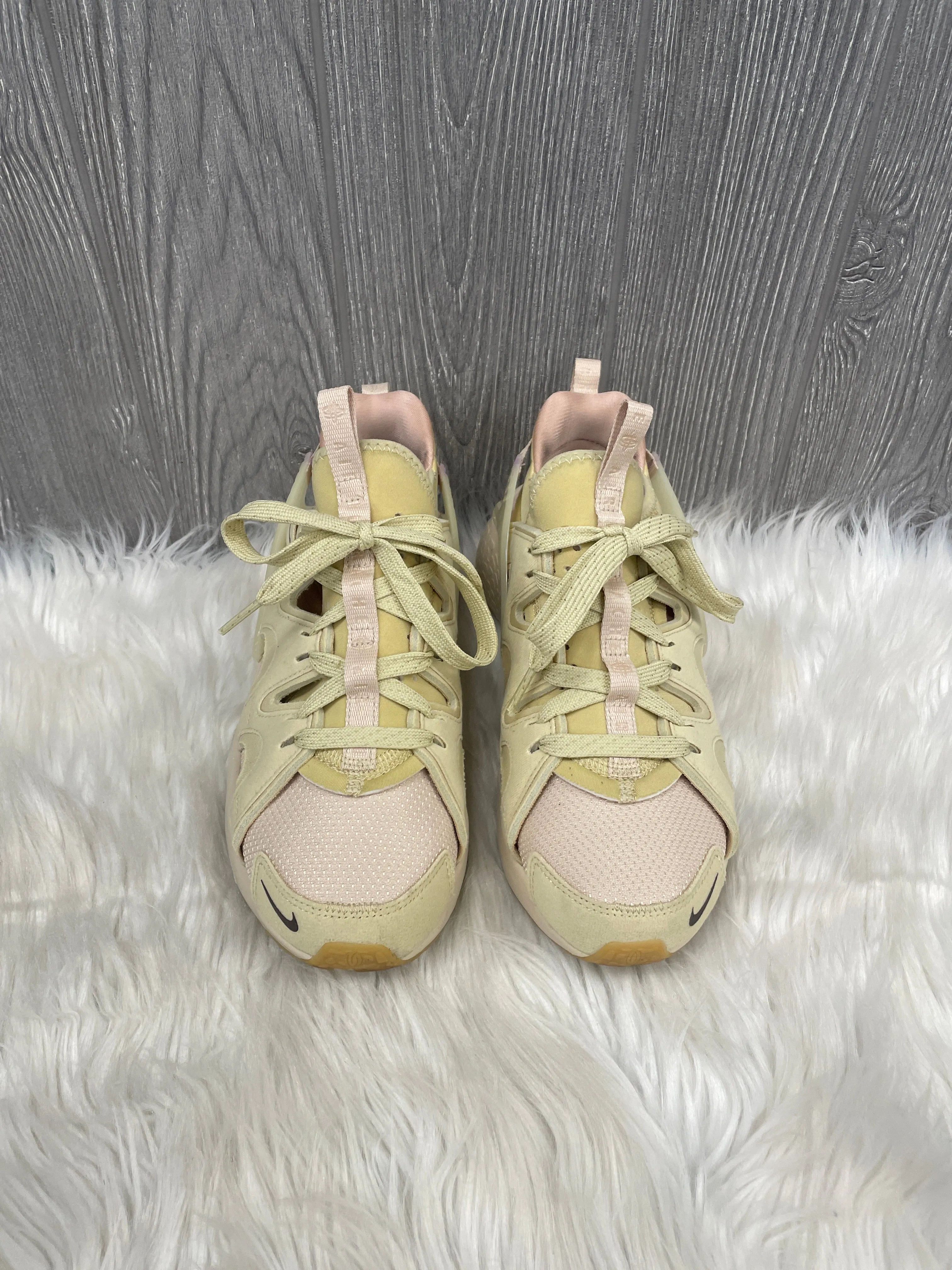 Shoes Athletic By Nike In Beige, Size: 7.5 nike