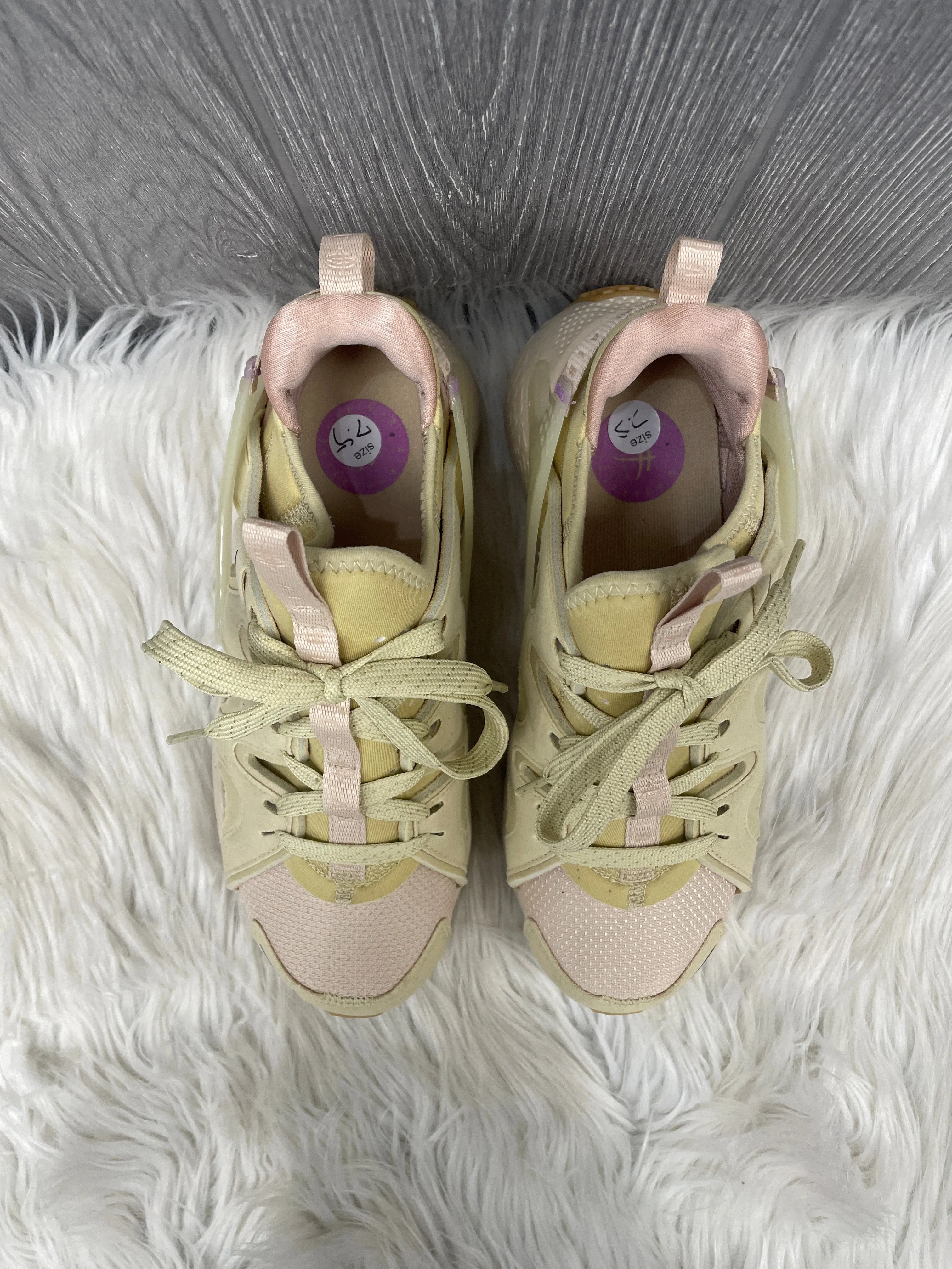 Shoes Athletic By Nike In Beige, Size: 7.5 nike