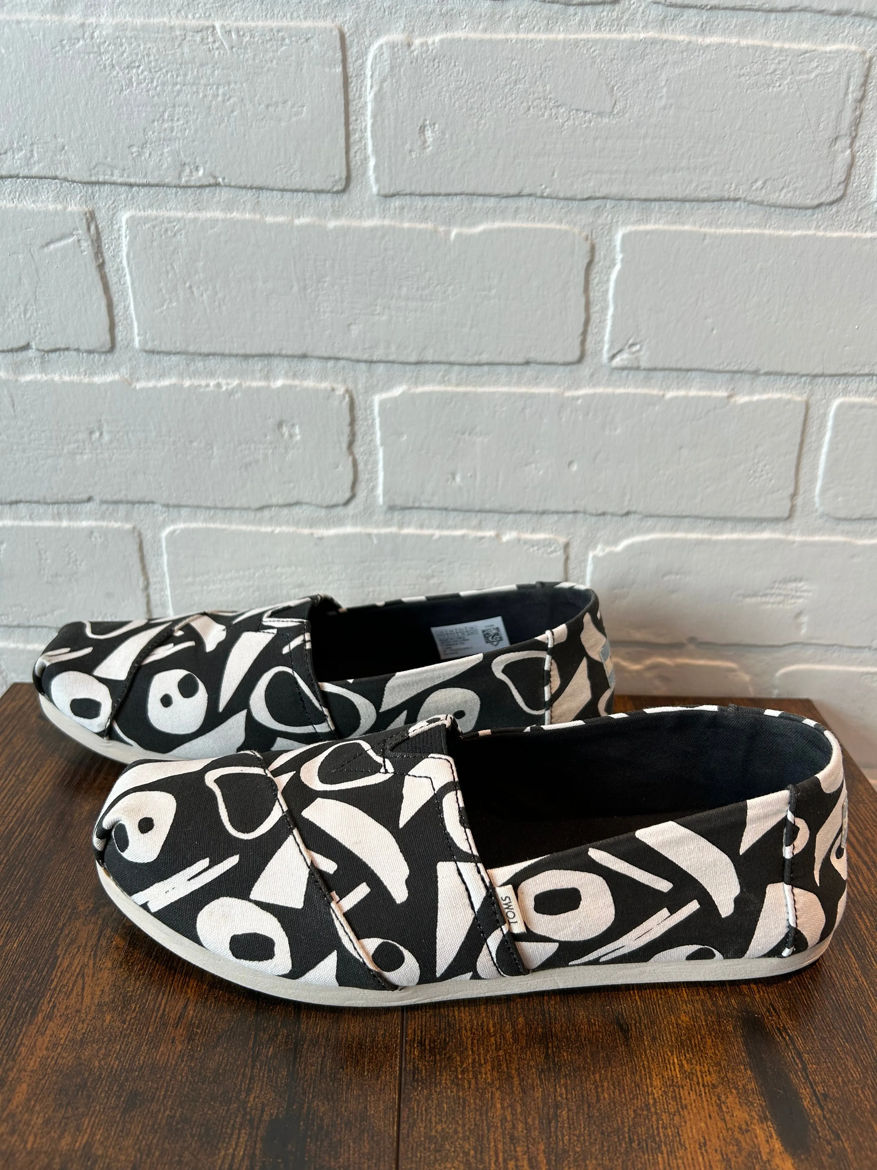 Shoes Flats By Toms  Size: 7.5 toms