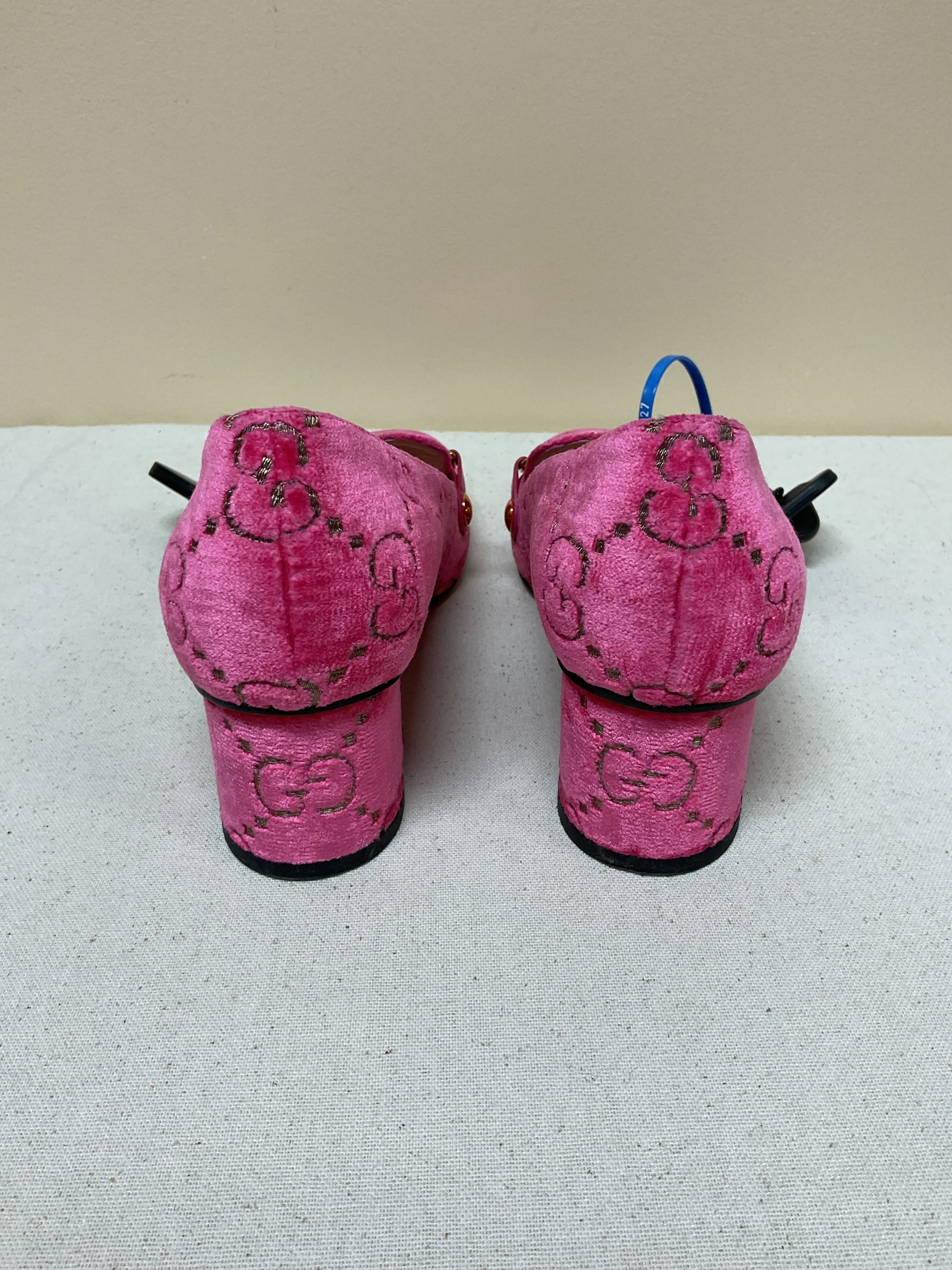 Shoes Luxury Designer By Gucci In Pink, Size:6
