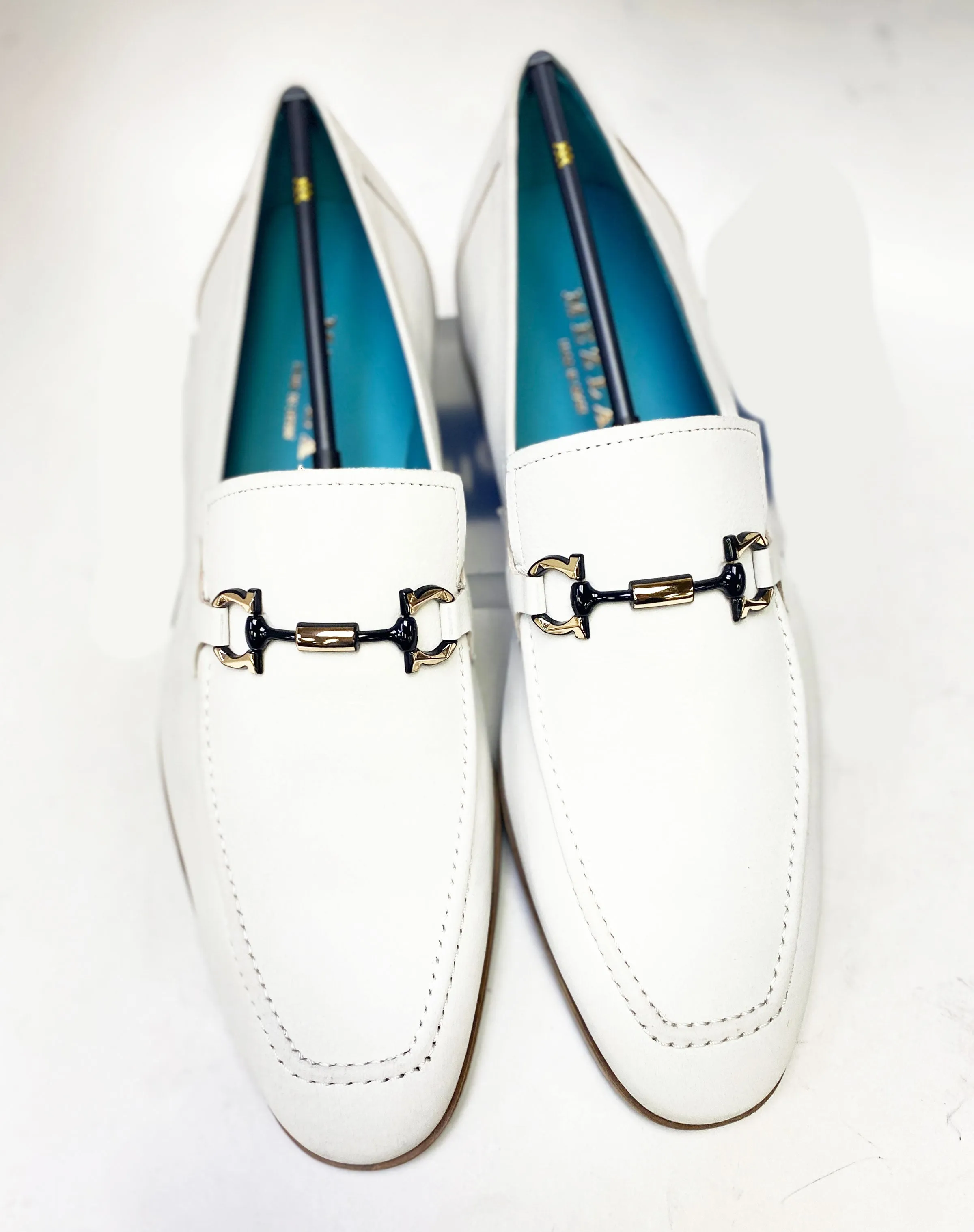Style: 21505-White